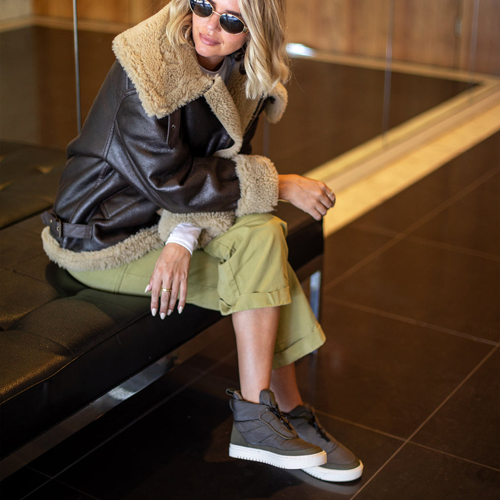 #color_khaki