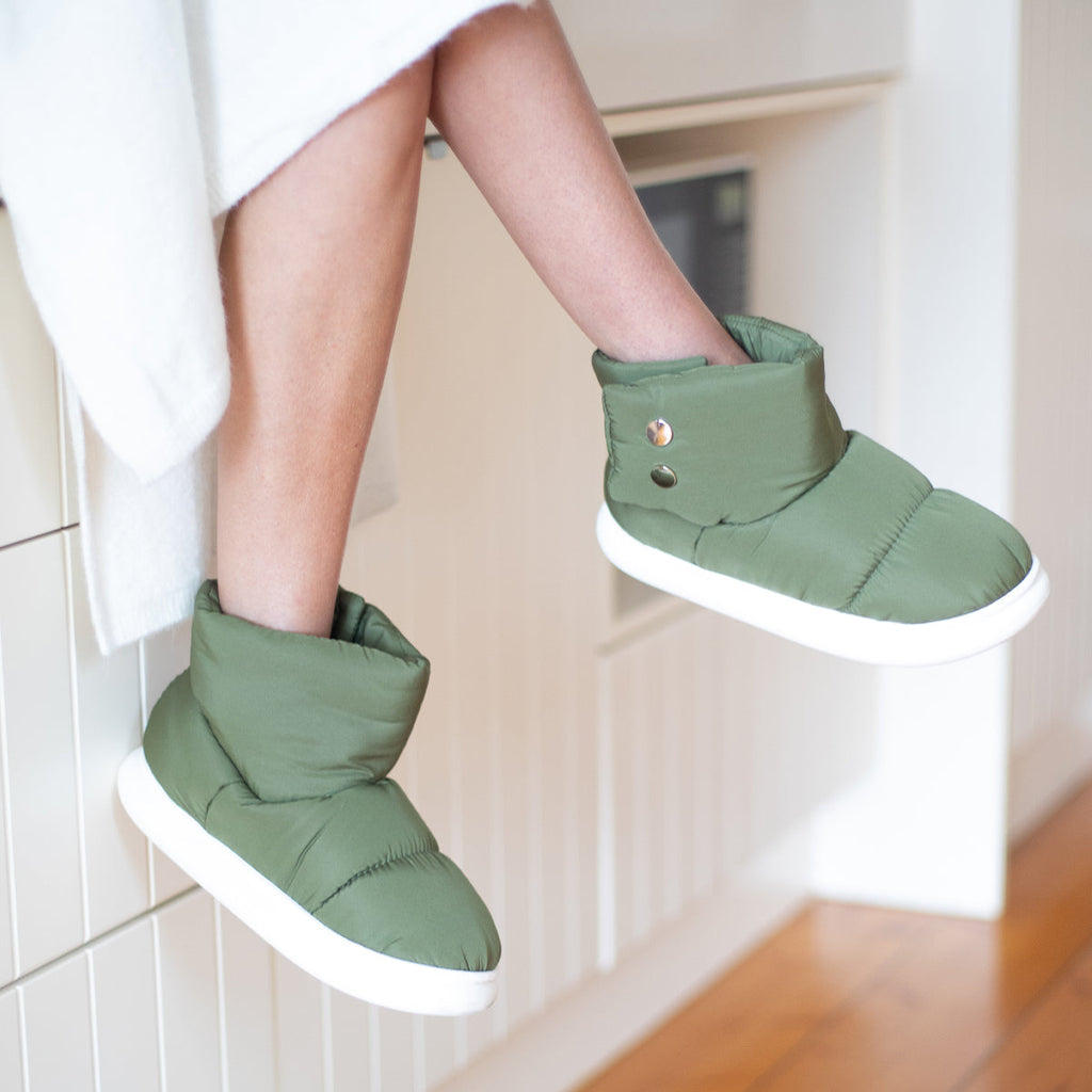 #color_Khaki