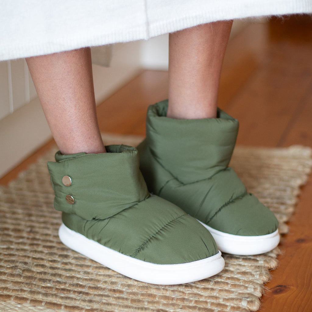 #color_Khaki